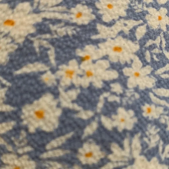 Flirty off the shoulder, pretty crop top - Picture 5 of 6